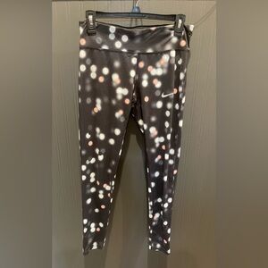 Nike leggings Medium athletic activewear pocket athleisure running gym polka dot